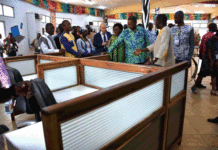 SIAO 2024: les diplomates découvrent les trésors artisanaux d’Afrique et d’ailleurs