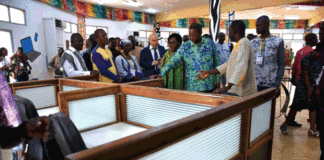 SIAO 2024: les diplomates découvrent les trésors artisanaux d’Afrique et d’ailleurs