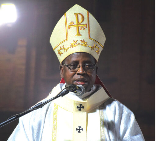 Messe de Noël : Mgr Prosper Kontiebo invite à la communion et la paix