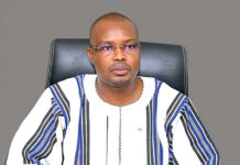 Modellar ishtirokida porno film Mushukdagi kolbasa tayoqchasi