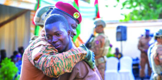 Célébration du 11-Décembre : 383 Burkinabè congratulés pour leur dévouement à la Nation
