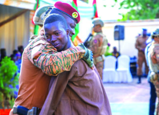 Célébration du 11-Décembre : 383 Burkinabè congratulés pour leur dévouement à la Nation