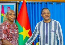 Promotion du sport burkinabè sur la scène internationale : l’ambassadeur Charles KABORE échange avec le ministre en charge des Affaires étrangères Karamoko Jean Marie TRAORE