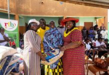 Les Femmes de la RTB au Cœur de la Solidarité : Une Lueur d’Espoir pour les Déplacés Internes de Katarbtenga