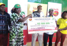 LONAB : Issaka Zongo reçoit son chèque de 62 588 000 F CFA