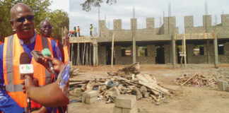 Construction d’infrastructures éducatives : le ministre Boubakar Savadogo visite des chantiers à Koudougou