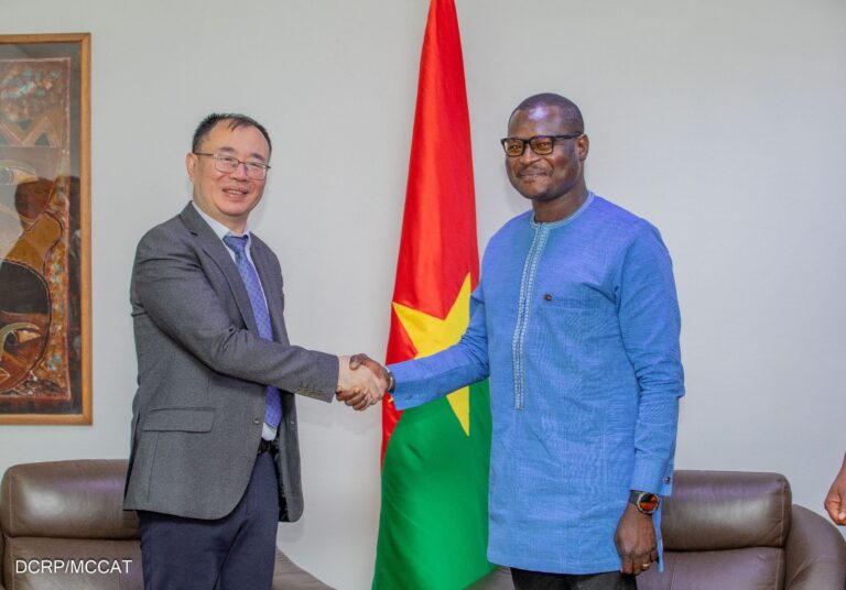 Coopération bilatérale : le Ministre Pingdwendé Gilbert OUEDRAOGO reçoit l&rsquo;Ambassadeur de la République populaire de Chine