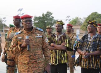 Le ministre de la Défense à ses hommes : « L’ennemi est faible. Donnons-lui un coup de grâce! »