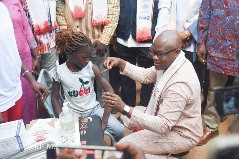 Burkina : plus de 10 millions enfants seront vaccinés contre la fièvre typhoïde du 23 au 29 janvier 2025