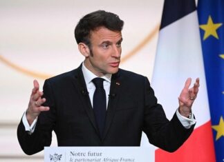 France-Algérie : Alger dénonce l’ingérence de Macron et qualifie ses propos sur Boualem Sansal d’ »irresponsables »