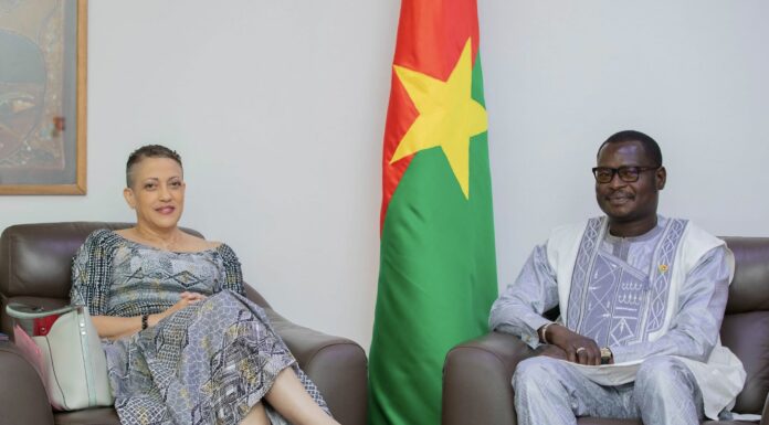 Carnet d’audience: Le Ministre en charge de la Communication a reçu l’Ambassadrice de Cuba au Burkina Faso