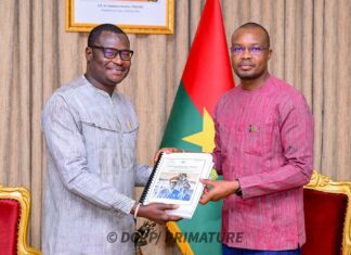 𝐌𝐞́𝐦𝐨𝐫𝐢𝐚𝐥 𝐓𝐡𝐨𝐦𝐚𝐬 𝐒𝐚𝐧𝐤𝐚𝐫𝐚 : 𝐋𝐞 𝐏𝐫𝐞𝐦𝐢𝐞𝐫 𝐦𝐢𝐧𝐢𝐬𝐭𝐫𝐞 𝐫𝐞𝐦𝐞𝐭 𝐮𝐧 𝐥𝐨𝐭 𝐝’𝐚𝐫𝐜𝐡𝐢𝐯𝐞𝐬 𝐞𝐭 𝐝’𝐚𝐫𝐭𝐞́𝐟𝐚𝐜𝐭𝐬 𝐝𝐞 𝐥𝐚 𝐑𝐞́𝐯𝐨𝐥𝐮𝐭𝐢𝐨𝐧