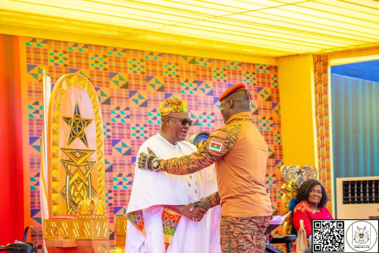 République du Ghana : John Dramani MAHAMA investi pour un deuxième mandat