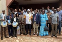 Santé : 22 jeunes docteurs intègrent la Société des gynécologues et obstétriciens du Burkina