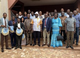 Santé : 22 jeunes docteurs intègrent la Société des gynécologues et obstétriciens du Burkina