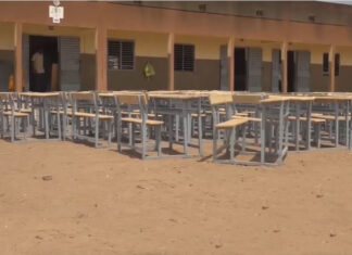 Commune de Pô : l’armée Burkinabè offre 70 tables-bancs aux écoles des villages de Manon et Tamona
