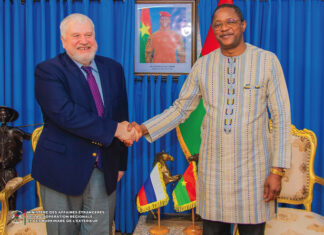 Coopération bilatérale: le chef de la diplomatie burkinabè échange avec les diplomates chinois et russe