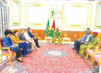 Burkina Faso-Cuba : le ministre des Affaires étrangères de Cuba chez le président du Faso