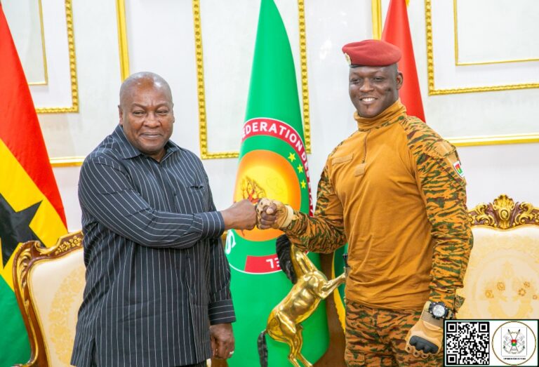 Visite de travail du Président ghanéen au Burkina Faso : un vol aérien quotidien Accra-Ouaga-Accra en vue – un gazoduc entre les deux pays pour bientôt