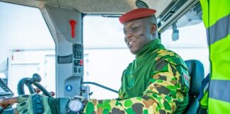 Soutien à la production agricole : le Président du Faso remet du matériel au ministère en charge de l’Agriculture