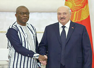 Coopération Burkina Faso–Biélorussie: L’ambassadeur Aristide Tapsoba présente ses lettres de créance au Président Alexandre Loukachenko