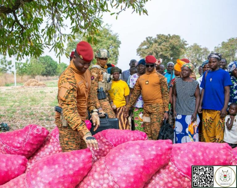 Journée internationale de la Femme 2025 : visite surprise du Chef de l’État aux productrices de légumes à Zongo