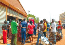 Vente de sucre SN-Sosuco: forte affluence des populations