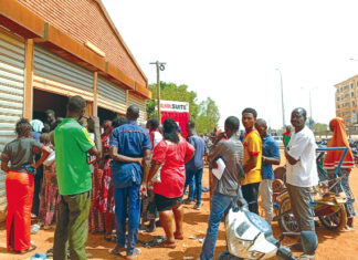 Vente de sucre SN-Sosuco: forte affluence des populations