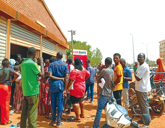 Vente de sucre SN-Sosuco: forte affluence des populations