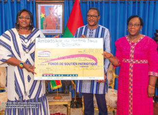 Effort de paix : 10 millions F CFA mobilisés par l’ambassade du Burkina à Bamako