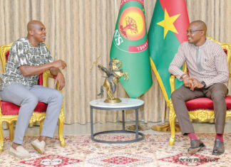 Promotion du sport : l’ambassadeur Charles Kaboré chez le Premier ministre