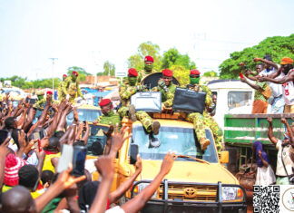 Séjour du président du Faso dans les Hauts-Bassins : les populations de Sya réservent un accueil chaleureux au capitaine Ibrahim Traoré
