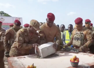 Transformation de pomme de cajou : le président du Faso pose la première pierre d’une usine à Peni