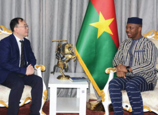 Coopération sino-burkinabè : l’ambassadeur chinois, Lu Shan, dit au revoir au Président de l’ALT Ousmane Bougouma