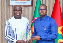 𝐑𝐞𝐜𝐡𝐞𝐫𝐜𝐡𝐞 𝐬𝐜𝐢𝐞𝐧𝐭𝐢𝐟𝐢𝐪𝐮𝐞 : 𝐋𝐞 𝐏𝐫𝐨𝐟𝐞𝐬𝐬𝐞𝐮𝐫 𝐇𝐚𝐥𝐢𝐝𝐨𝐮 𝐓𝐢𝐧𝐭𝐨 𝐩𝐫𝐞́𝐬𝐞𝐧𝐭𝐞 𝐬𝐨𝐧 𝐏𝐫𝐢𝐱 𝐝’𝐄𝐱𝐜𝐞𝐥𝐥𝐞𝐧𝐜𝐞 𝐚𝐮 𝐏𝐫𝐞𝐦𝐢𝐞𝐫 𝐦𝐢𝐧𝐢𝐬𝐭𝐫𝐞