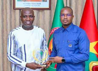 𝐑𝐞𝐜𝐡𝐞𝐫𝐜𝐡𝐞 𝐬𝐜𝐢𝐞𝐧𝐭𝐢𝐟𝐢𝐪𝐮𝐞 : 𝐋𝐞 𝐏𝐫𝐨𝐟𝐞𝐬𝐬𝐞𝐮𝐫 𝐇𝐚𝐥𝐢𝐝𝐨𝐮 𝐓𝐢𝐧𝐭𝐨 𝐩𝐫𝐞́𝐬𝐞𝐧𝐭𝐞 𝐬𝐨𝐧 𝐏𝐫𝐢𝐱 𝐝’𝐄𝐱𝐜𝐞𝐥𝐥𝐞𝐧𝐜𝐞 𝐚𝐮 𝐏𝐫𝐞𝐦𝐢𝐞𝐫 𝐦𝐢𝐧𝐢𝐬𝐭𝐫𝐞