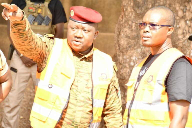 Embellissement de la ville de Ouagadougou : Des membres du Gouvernement visitent les sites de Faso Mêbo.