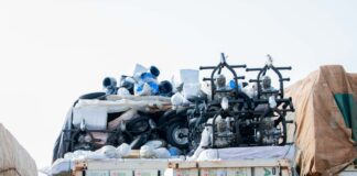 𝗟𝘂𝘁𝘁𝗲 𝗰𝗼𝗻𝘁𝗿𝗲 𝗹𝗲 𝗳𝗶𝗻𝗮𝗻𝗰𝗲𝗺𝗲𝗻𝘁 𝗱𝘂 𝘁𝗲𝗿𝗿𝗼𝗿𝗶𝘀𝗺𝗲 : 𝟯 𝗰𝗮𝗺𝗶𝗼𝗻𝘀 𝘁𝗿𝗮𝗻𝘀𝗽𝗼𝗿𝘁𝗮𝗻𝘁 𝟵𝟬𝟬 𝗺𝗼𝘁𝗼𝘀 𝗲𝘁 𝟭𝟲𝟰 𝘁𝗿𝗶𝗰𝘆𝗰𝗹𝗲𝘀 𝘀𝗮𝗶𝘀𝗶𝘀