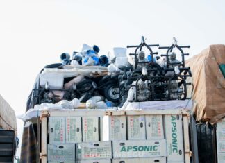 𝗟𝘂𝘁𝘁𝗲 𝗰𝗼𝗻𝘁𝗿𝗲 𝗹𝗲 𝗳𝗶𝗻𝗮𝗻𝗰𝗲𝗺𝗲𝗻𝘁 𝗱𝘂 𝘁𝗲𝗿𝗿𝗼𝗿𝗶𝘀𝗺𝗲 : 𝟯 𝗰𝗮𝗺𝗶𝗼𝗻𝘀 𝘁𝗿𝗮𝗻𝘀𝗽𝗼𝗿𝘁𝗮𝗻𝘁 𝟵𝟬𝟬 𝗺𝗼𝘁𝗼𝘀 𝗲𝘁 𝟭𝟲𝟰 𝘁𝗿𝗶𝗰𝘆𝗰𝗹𝗲𝘀 𝘀𝗮𝗶𝘀𝗶𝘀