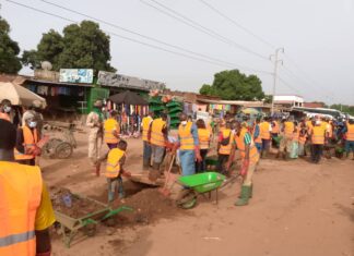 Travaux d’intérêt général à Bobo-Dioulasso : des usagers de la route à la tâche pour incivisme