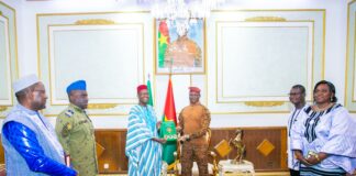 Audience du Président du Faso : L’hymne de l’AES, ‘’la Confédérale’’, soumis au Président Ibrahim Traoré