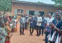 Examens du primaire 2025 : Le ministre Jacques Sosthène Dingara dans les Cascades pour se rassurer sur les préparatifs