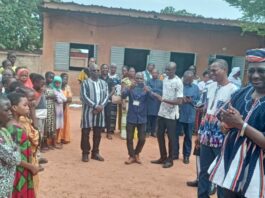 Examens du primaire 2025 : Le ministre Jacques Sosthène Dingara dans les Cascades pour se rassurer sur les préparatifs