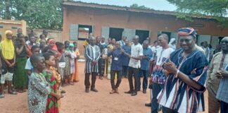 Examens du primaire 2025 : Le ministre Jacques Sosthène Dingara dans les Cascades pour se rassurer sur les préparatifs
