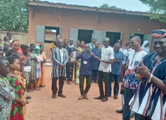 Examens du primaire 2025 : Le ministre Jacques Sosthène Dingara dans les Cascades pour se rassurer sur les préparatifs