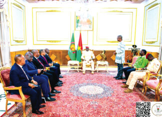 Audience du président du Faso : le capitaine Ibrahim Traoré échange avec un envoyé spécial du président de l’Union africaine