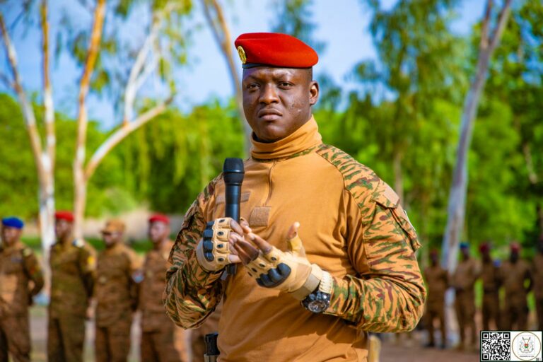RENCONTRE DU PRÉSIDENT DU FASO AVEC LES FORCES COMBATTANTES DU CENTRE-SUD