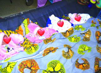 Faut divers: Une femme a donné naissance à un quatriplé par césarienne