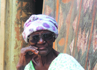 Cour royale de Tiébélé Kayè Tintama, la gardienne de la tradition … et du « dora »