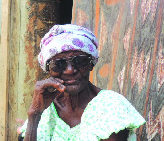 Cour royale de Tiébélé Kayè Tintama, la gardienne de la tradition … et du « dora »
